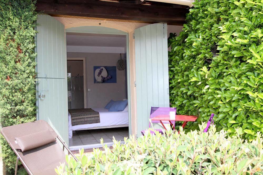 Auberge Des Pins Tourrettes Exteriér fotografie