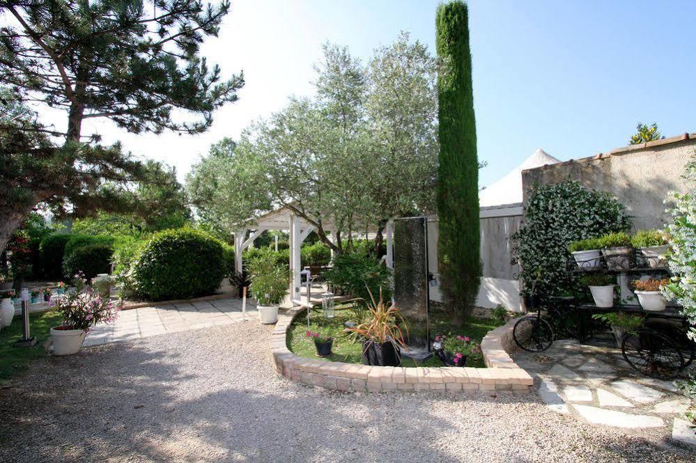 Auberge Des Pins Tourrettes Exteriér fotografie
