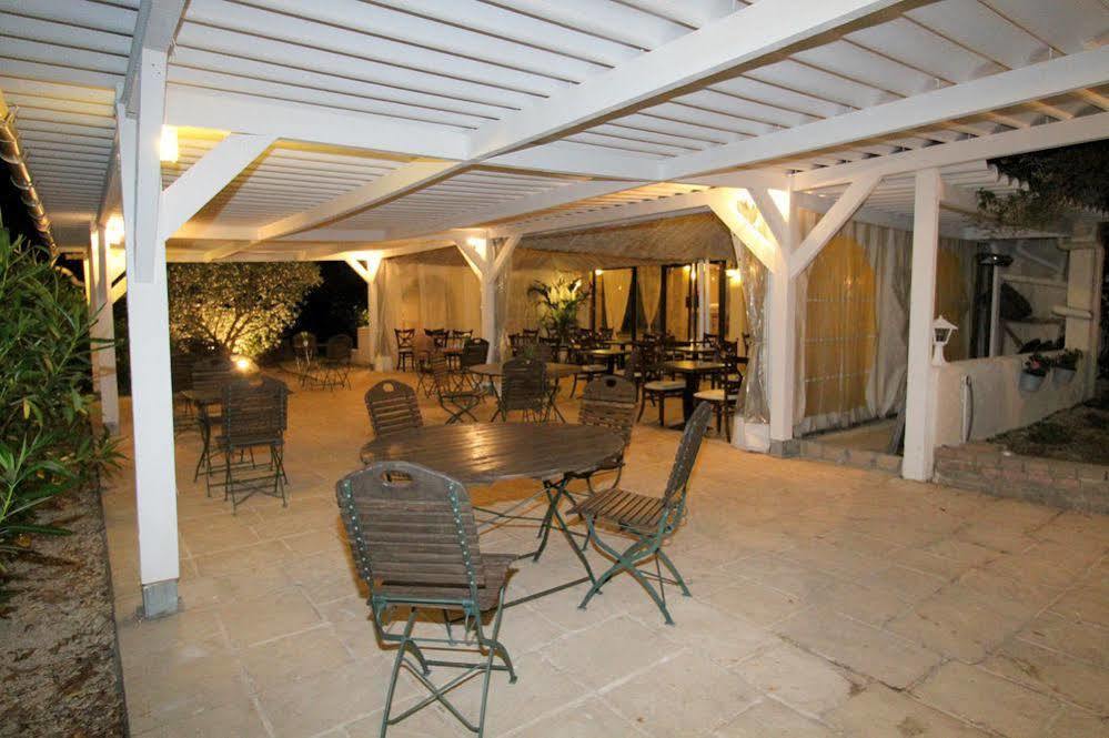 Auberge Des Pins Tourrettes Exteriér fotografie