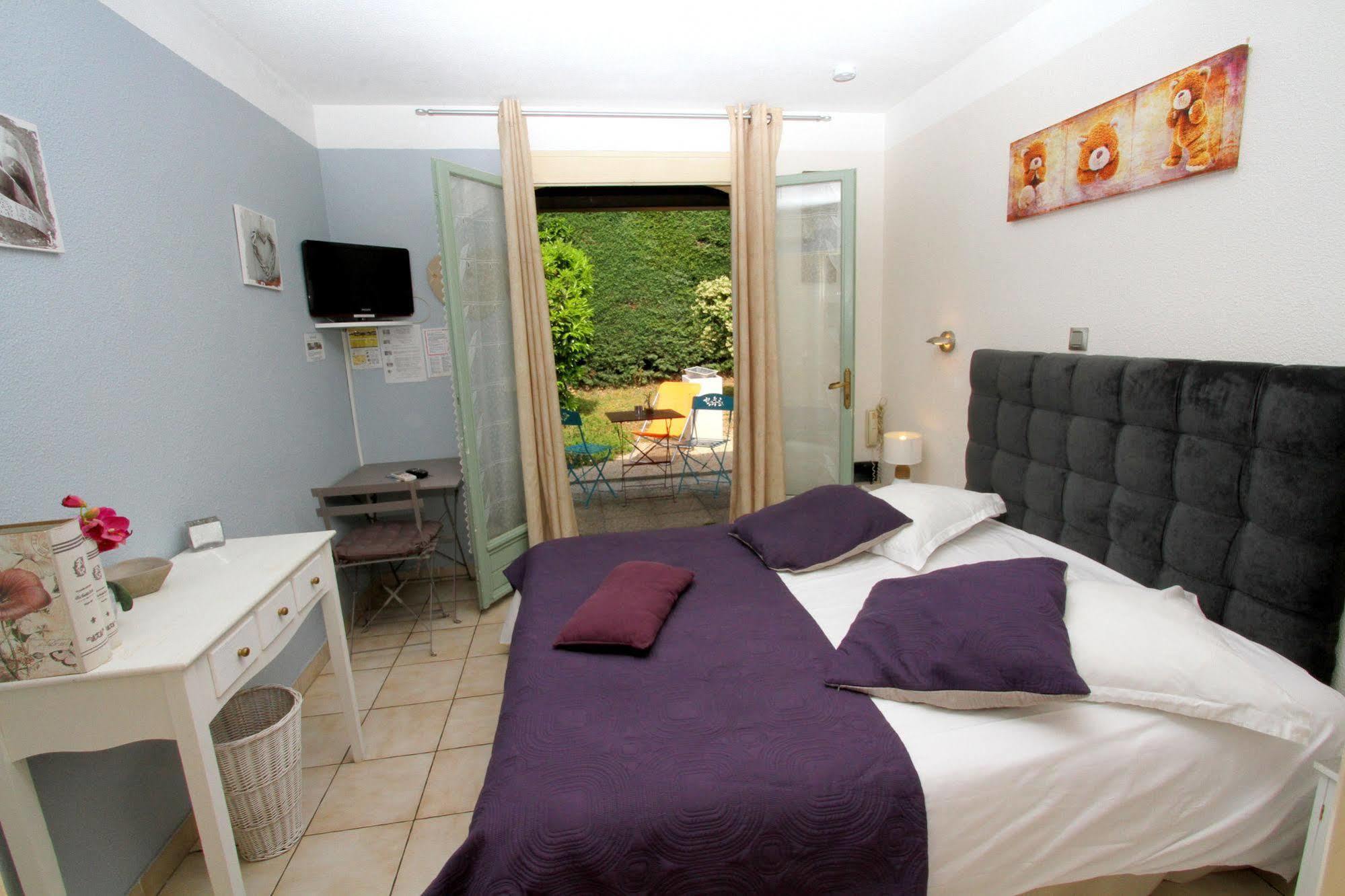 Auberge Des Pins Tourrettes Exteriér fotografie